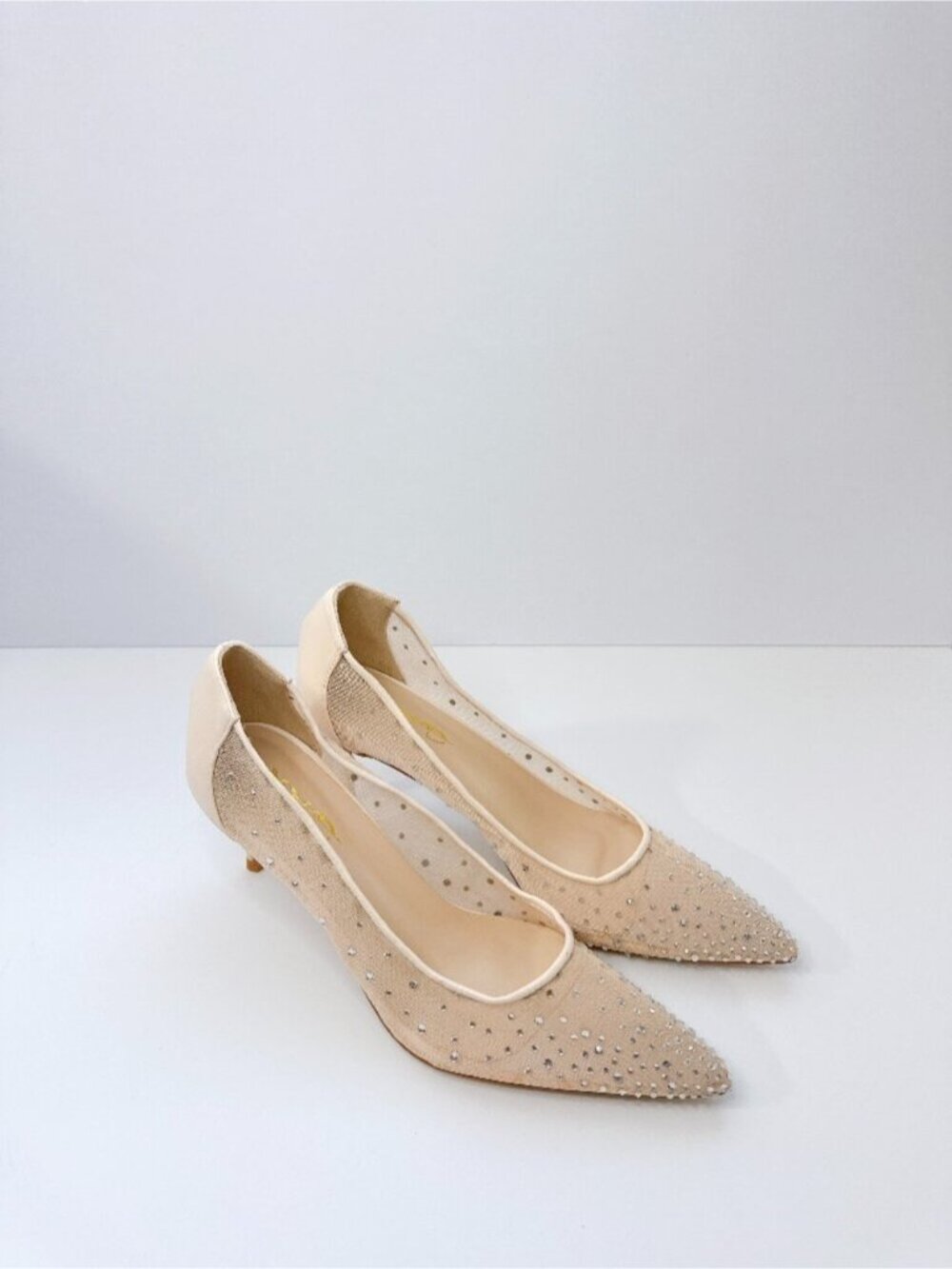 Women’s Size 7.5 Pink Beige Rhinestone Mesh Pointed Toe Heels XYD
